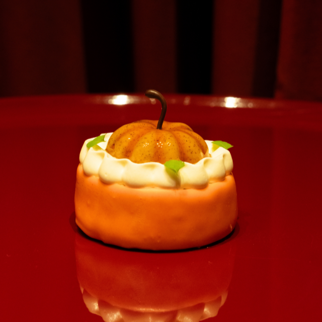 Pecan, Apple & White Chocolate Scoff